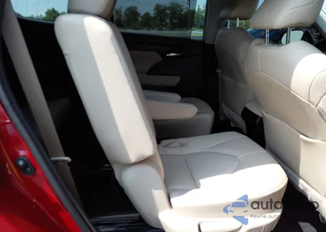 2022 Toyota Highlander Xle z USA, uszkodzony, nr VIN 5TDGZRBH2NS165936